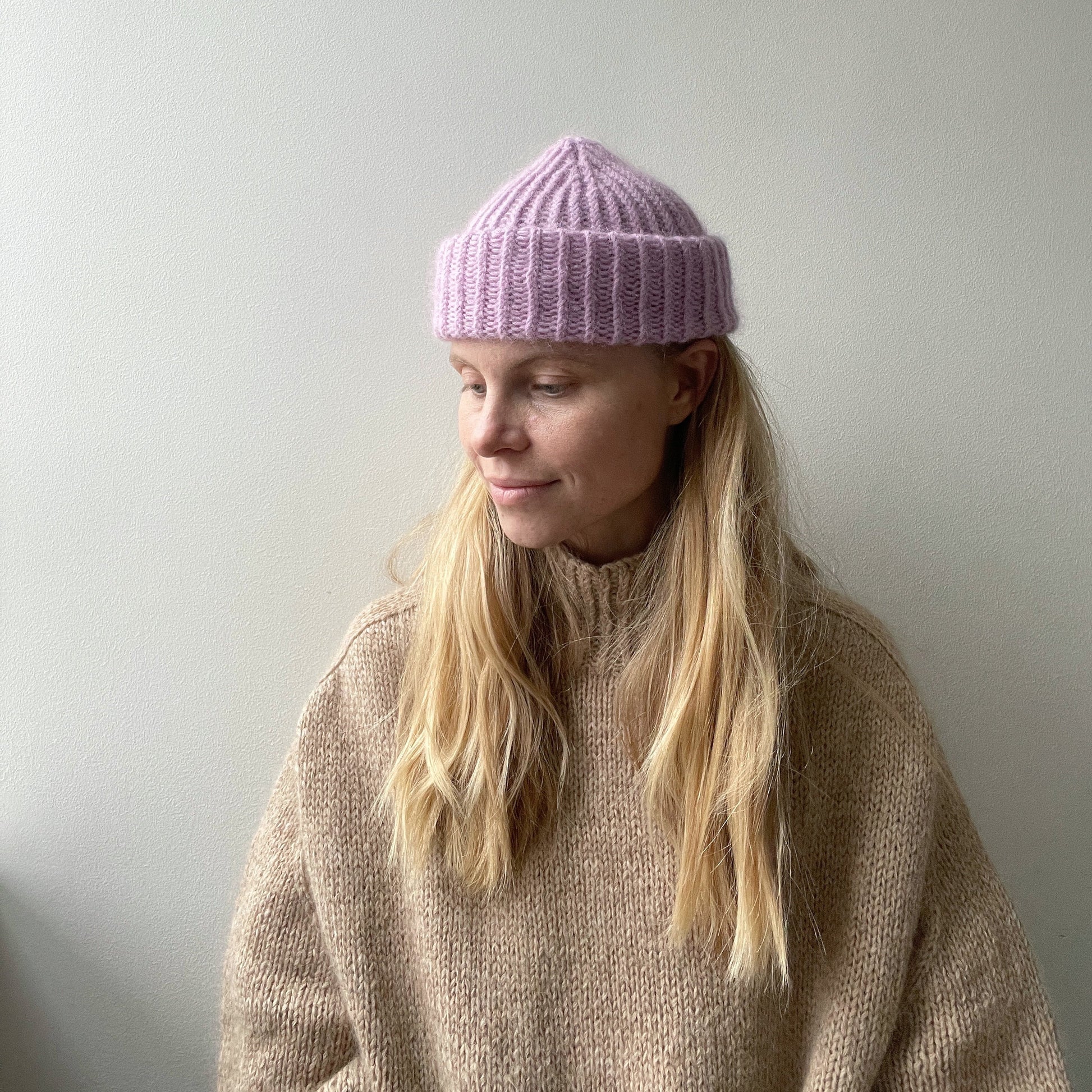 TopTop Beanie strikkeopskrift fra Pastelkollektivet, Topphue / beanie / hue til dame