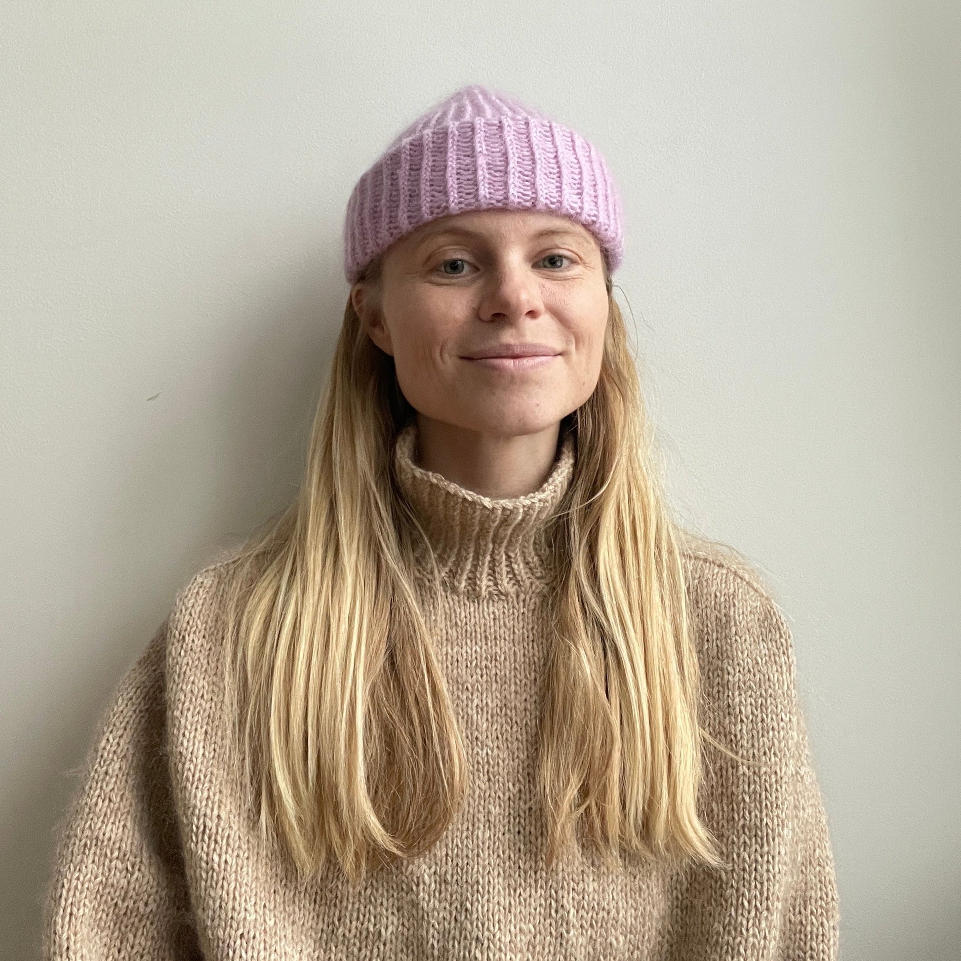 TopTop Beanie strikkeopskrift fra Pastelkollektivet, Topphue / beanie / hue til dame