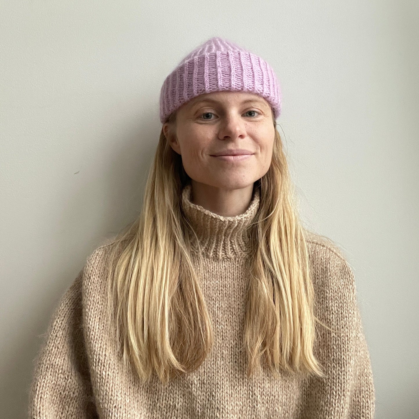 TopTop Beanie strikkeopskrift fra Pastelkollektivet, Topphue / beanie / hue til dame