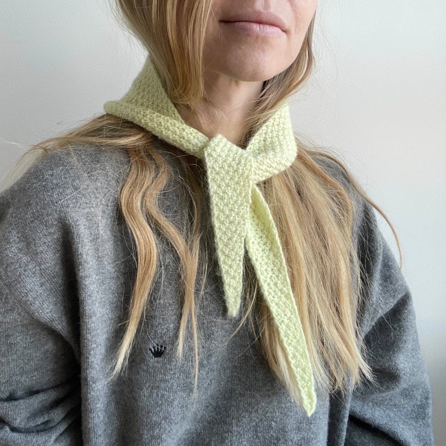 Pastel Scarf strikkeopskrift fra Pastelkollektivet. Nem og hurtig lille bandana