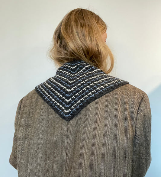 Dansk design. Scarf i ren uld. Strik og keramik på Vaerkerne