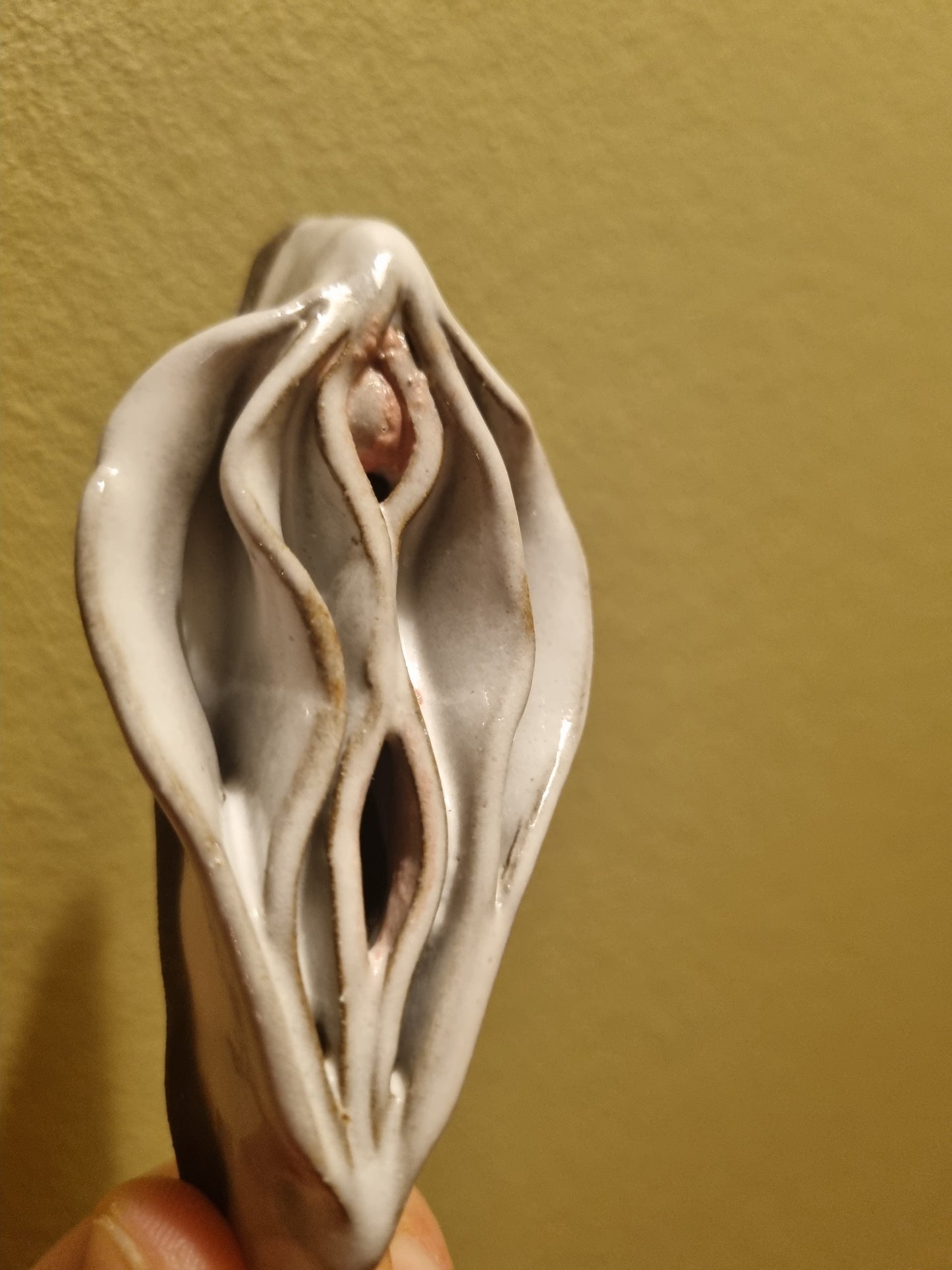 Lille hvid keramikkusse