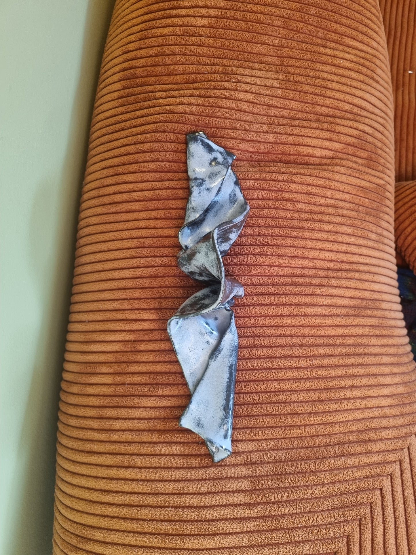 Lillasort krummelure